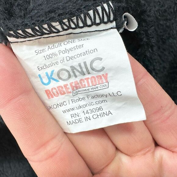 Ukonic Robe Womens One Size Black Star Wars Darth Vader Hooded Fleece Bathrobe - Picture 3 of 7